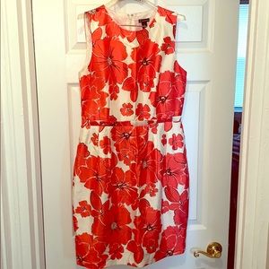 Women’s pink and white dress